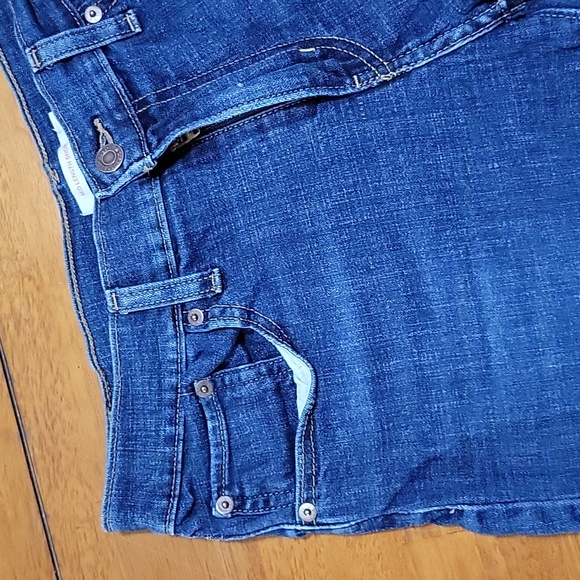 Levi's mid length blue denim cuffed shorts - Picture 3 of 8